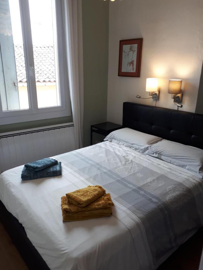 Le Petit Rochereau Appartement LʼIsle-sur-la-Sorgue Buitenkant foto